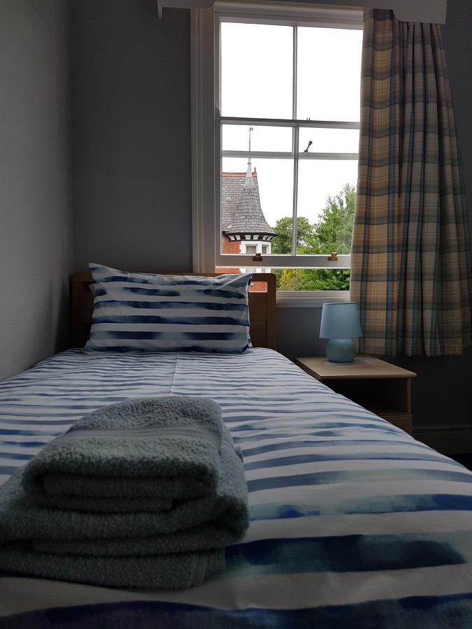 Alexandra Lodge Guest House 切斯特 外观 照片